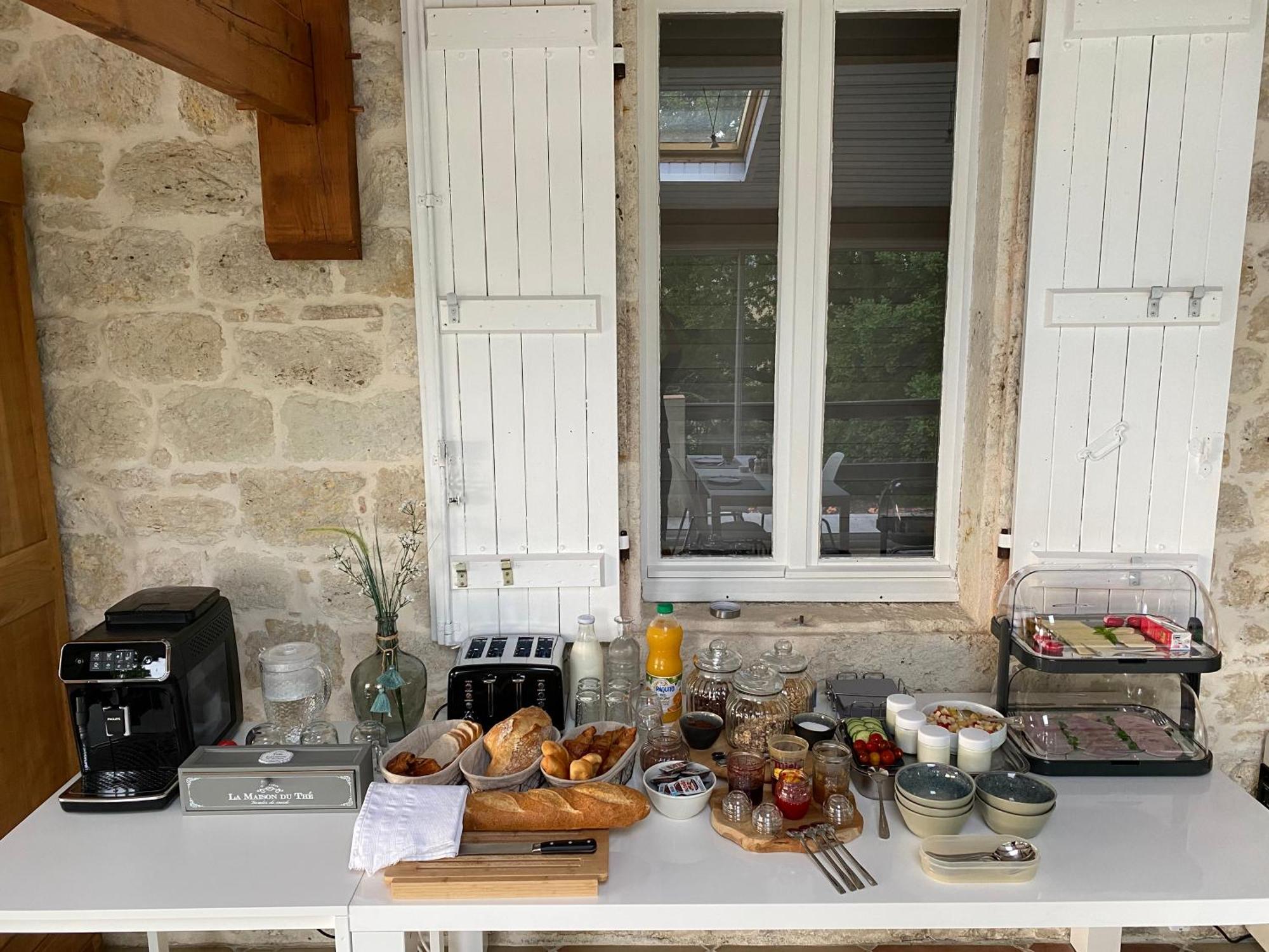 Bourg-de-Visa Le Petit Bleu Chambre D'Hotes מראה חיצוני תמונה